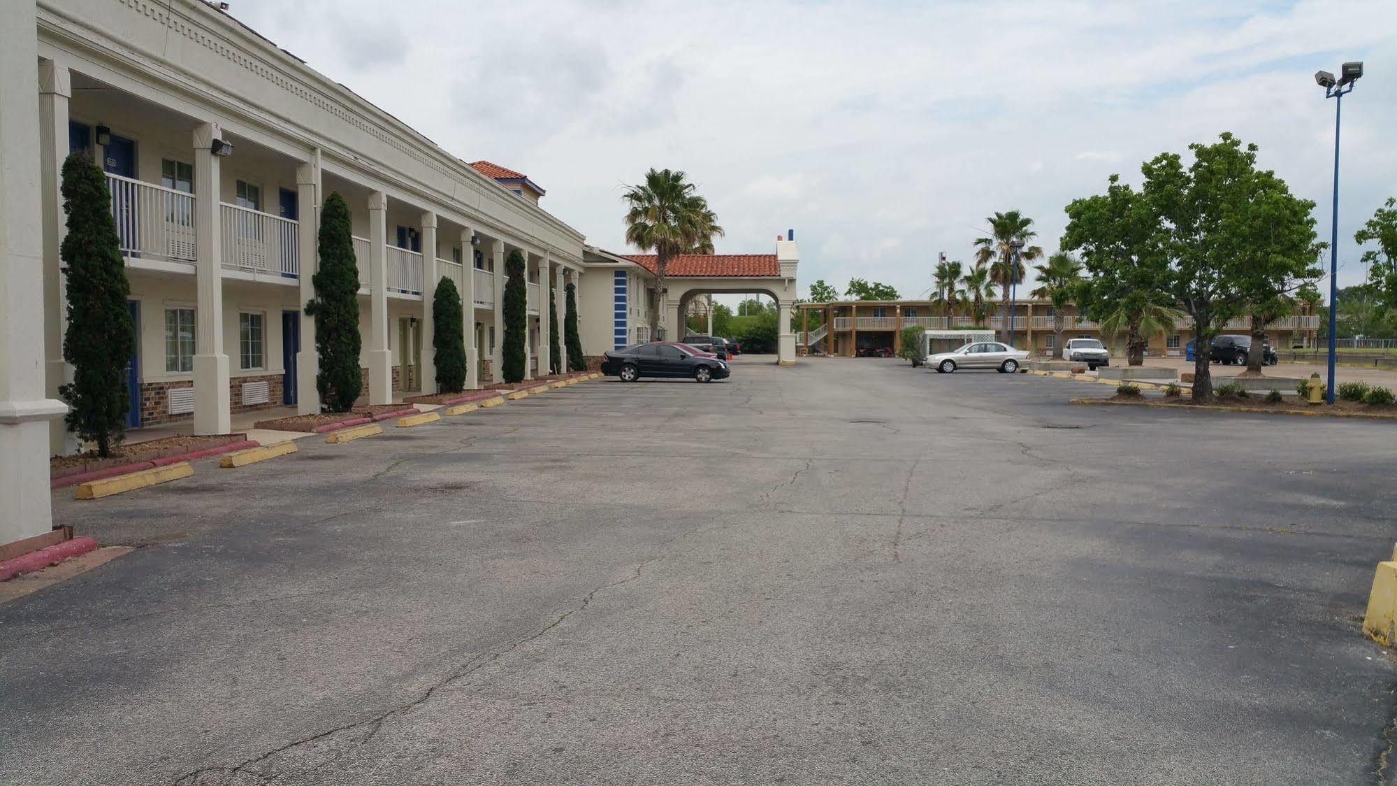 Oyo Hotel Lafayette La I-10 & University Экстерьер фото